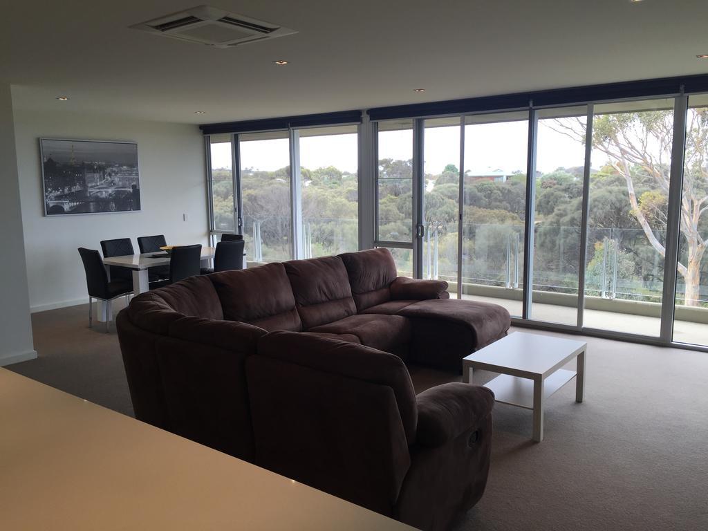 Onshore Torquay Room photo